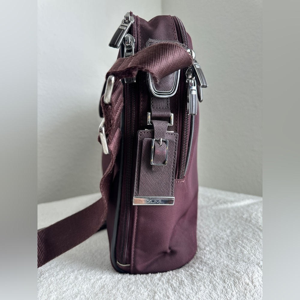 Tumi Burgundy Nylon T-Pass Kennedy Deluxe Brief Laptop Bag‎ - Picture 9 of 17